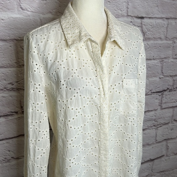 Diane von Furstenberg Eyelet Button Front Top - Picture 2 of 10
